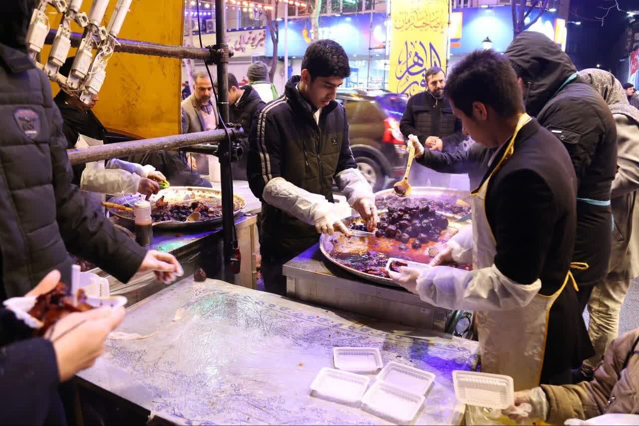 مشهد الرضا غرق در تجلی نور اللّه و آماده برای تجدید عهد