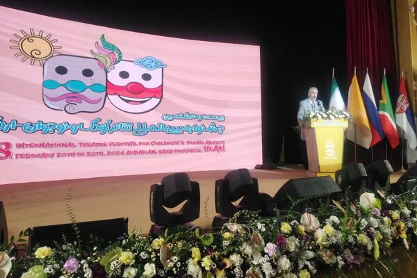 امیدوار به تداوم جشنواره‌های هنری در استان یزد هستیم