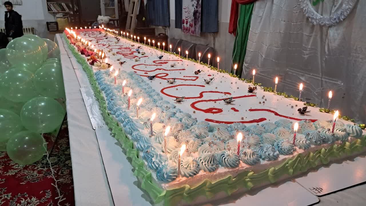 پخت کیک ۶ تنی در زنجان آغاز شد