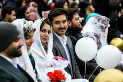 Mass wedding ceremony of newlywed students at Tehran Uni.