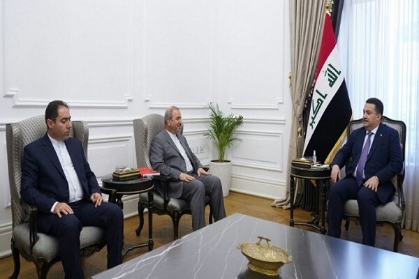 السفير الإيراني لدى بغداد يلتقي مع رئيس مجلس الوزراء العراقي 
