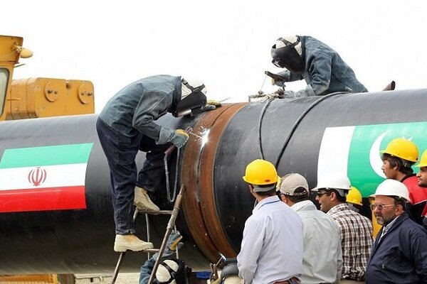 رجال الأعمال الباكستانيون یرحبون بإستئناف مشروع خط أنابيب الغاز الإيراني الباكستاني