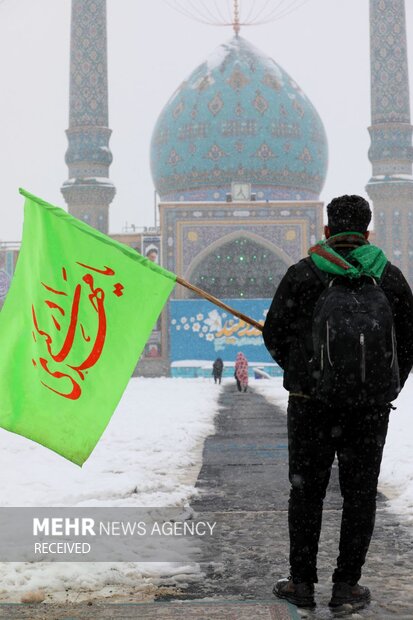 بارش برف در مسجد مقدس جمکران