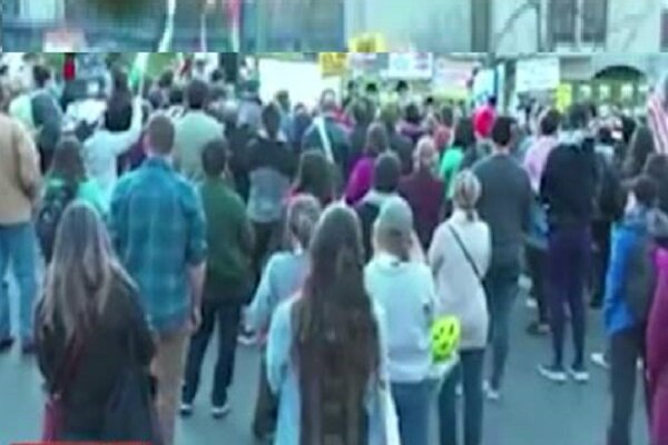 Filistin destekçileri ABD askerinin kendini yaktığı yerde toplandı Filistin destekçileri ABD askerinin kendini yaktığı yerde toplandı
