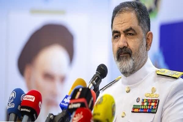 قائد القوات البحرية: البحرية الإيرانية تلعب دورا مهما في ضمان الأمن
