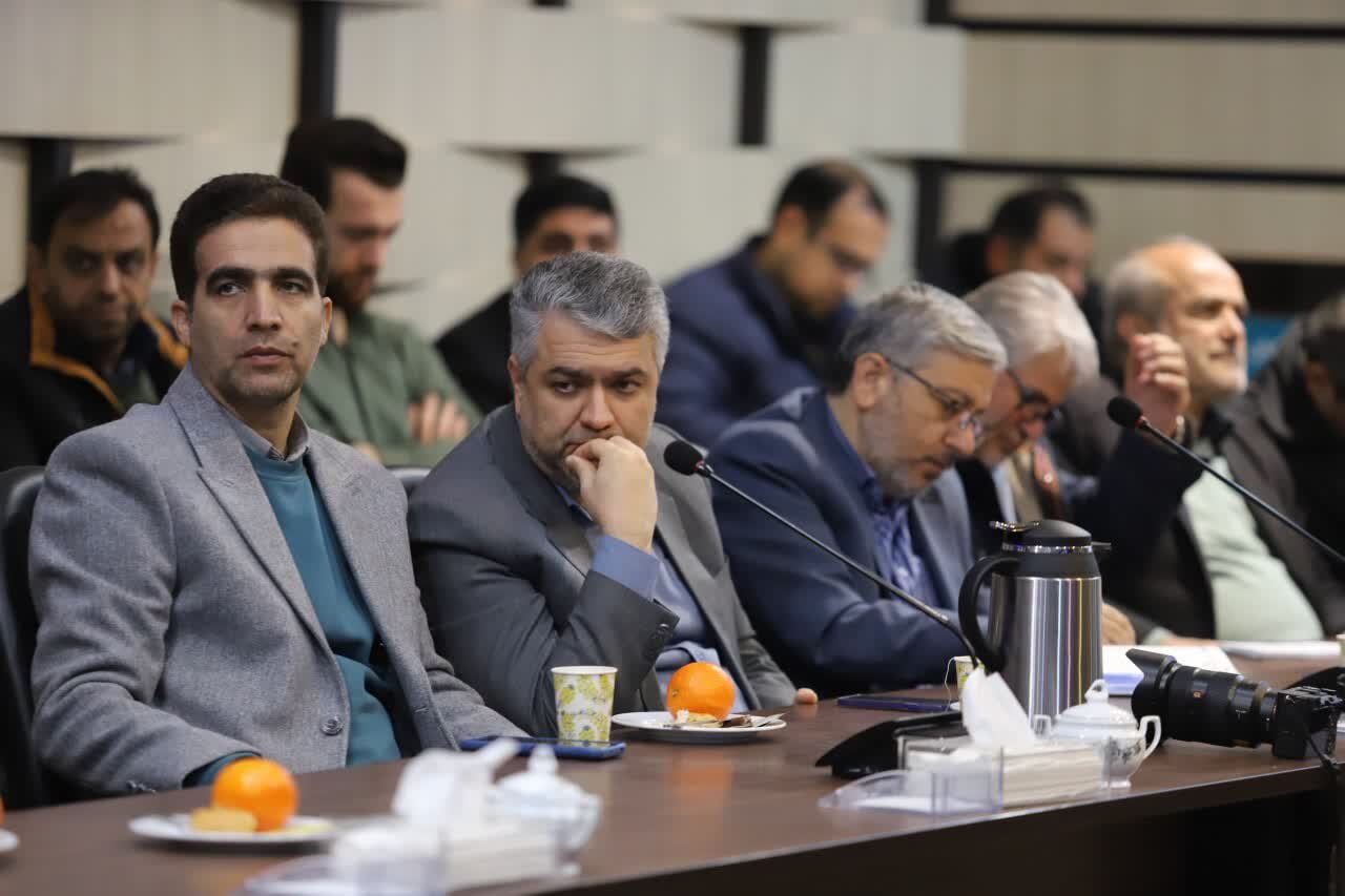 برگزاری نشست هم‌اندیشی اساتید با کاندیداهای خبرگان رهبری همدان 