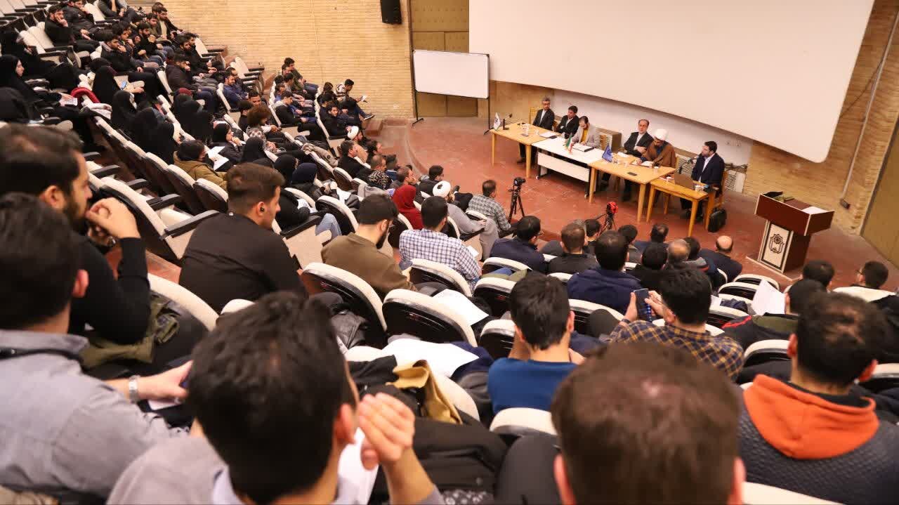 جلسه پرسش و پاسخ با کاندیدای انتخابات مجلس شورای اسلامی در همدان