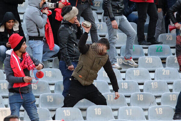 مستطیل سبز محل رویش خشونت نیست/ تماشاگران به حال خود رها شدهاند