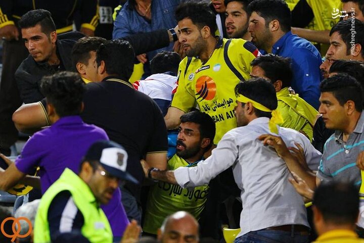 مستطیل سبز محل رویش خشونت نیست/ تماشاگران به حال خود رها شدهاند