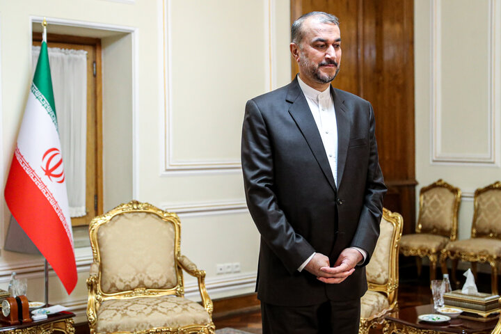 دمشق، عبداللہیان کا ایرانی سفارت خانے کا دورہ، سفیر اور عملے سے ملاقات