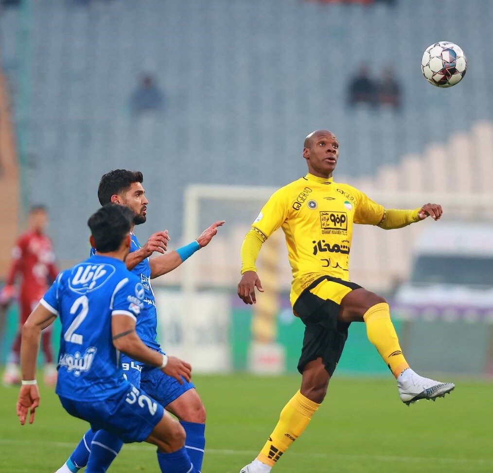 سپاهان زنگ تفریح خارجیهای بیکیفیت/ خریدهای چشم بسته مرد پرتغالی