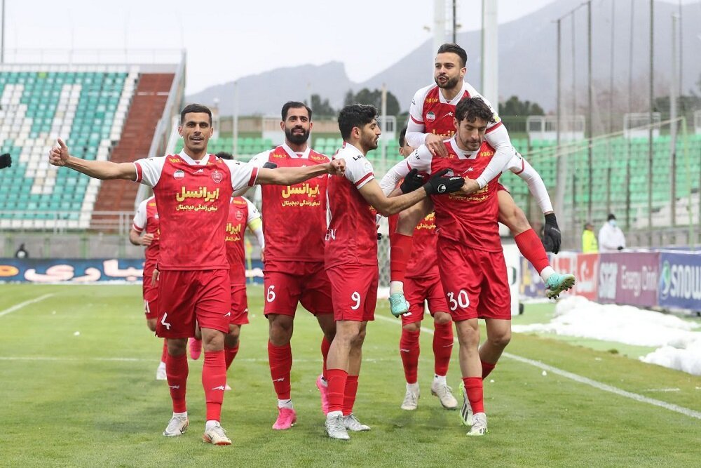 بازی تیم فوتبال پرسپولیس و ذوب آهن