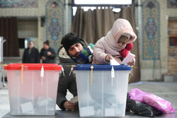 ایران میں ووٹنگ کا وقت بڑھا دیا گیا