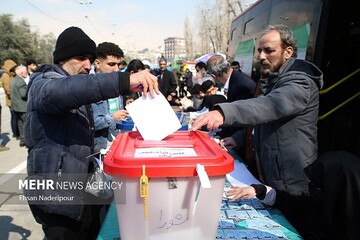 Polls open for parliamentary elections runoff across Iran