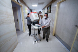 صندوق سیار انتخابات در بیمارستان لامرد