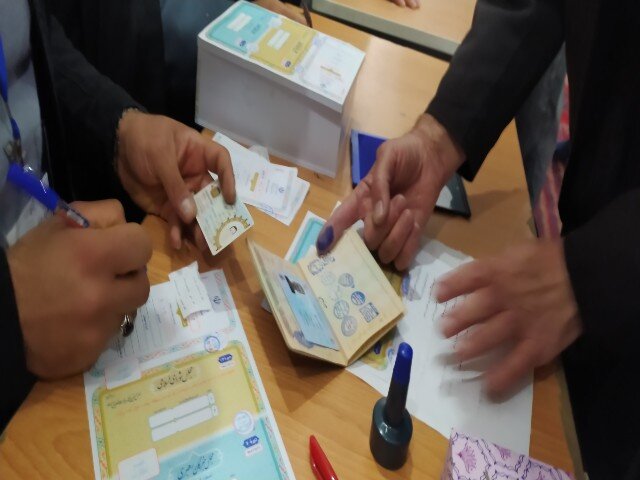 خرۆشی گەل بۆ بەشداریی لە هەڵبژاردن/دوایین هەواڵ لە پرۆسەی دەنگدان لە ئێران