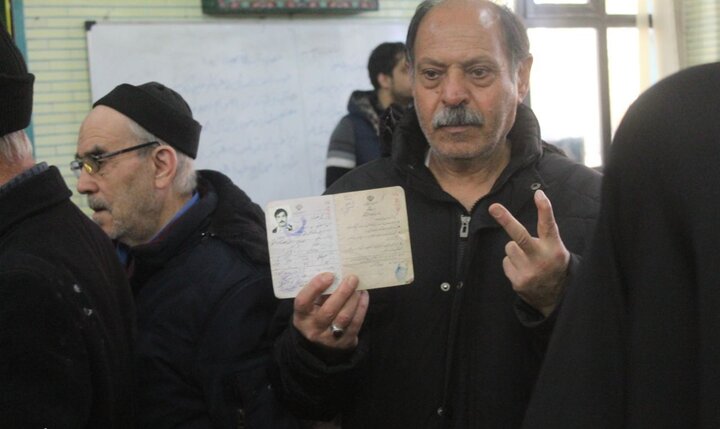 شور حضور مردم تبریز در ساعات اولیه انتخابات/ همه برای ایران آمدند
