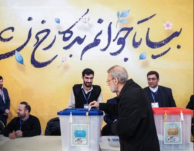 علی لاریجانی آرای خود را به صندوق انداخت