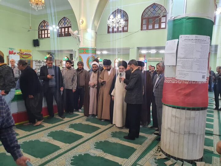 رییس جامعه مدرسین قم رای خود را به صندوق انداخت