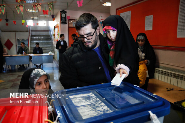 ۳۱۲ شعبه اخذ رای در اسلامشهر بدون هیچ مشکلی فعال است