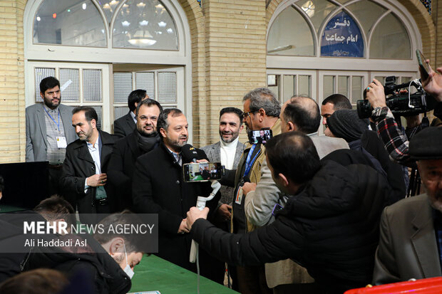 شعبه اخذ رای در مسجد لرزاده