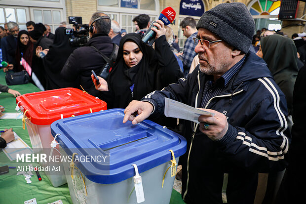 شعبه اخذ رای در مسجد لرزاده