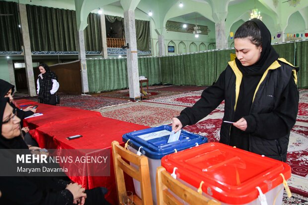 تب داغ انتخابات در آذربایجان غربی/شور سیاسی برای خلق حماسه ملی