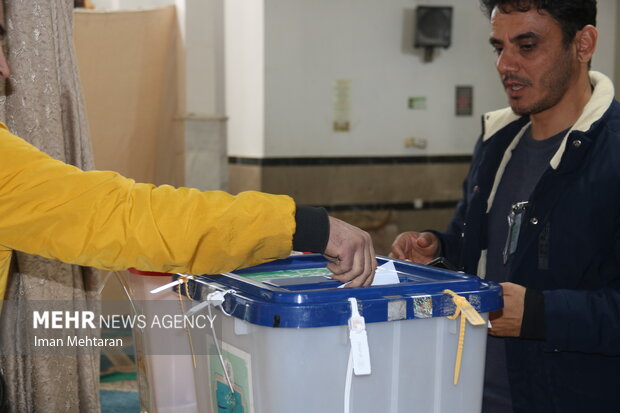 بینش سیاسی کرمانشاهیان نوید حماسه می دهد/ ما شرکت میکنیم چون ...