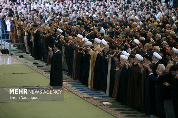 تہران میں نماز جمعہ اور انتخابات میں عوام کی بھر پور شرکت
