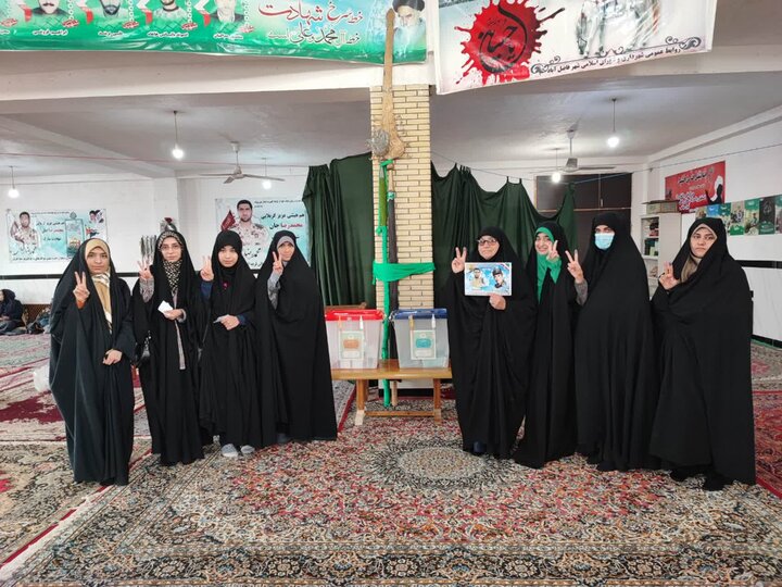 صفهای طولانی در شعبه های اخذ رای در مشگینشهر/ همه آمدند