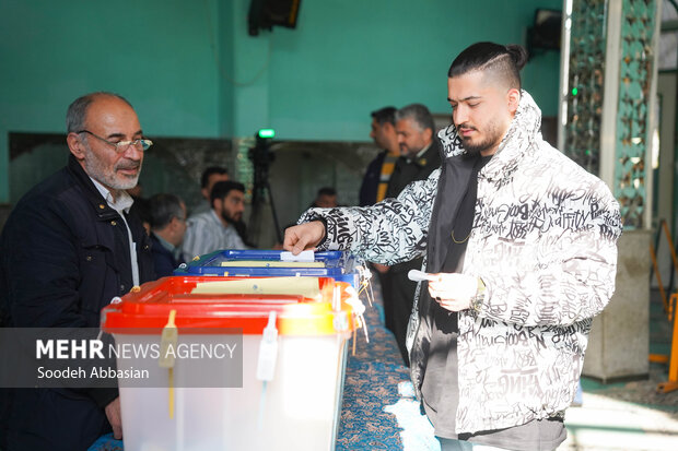 Babol'daki seçim işleminden fotoğraflar