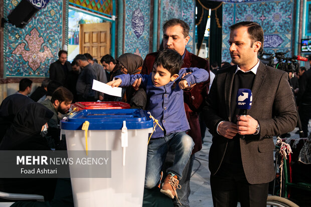 مقر الانتخابات الإيراني يُعلن عن أسماء المحافظات الرائدة في الانتخابات
