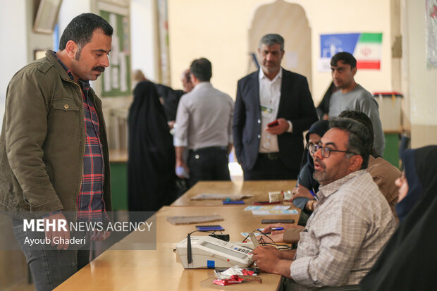 حال و هوای روز انتخابات در لامرد