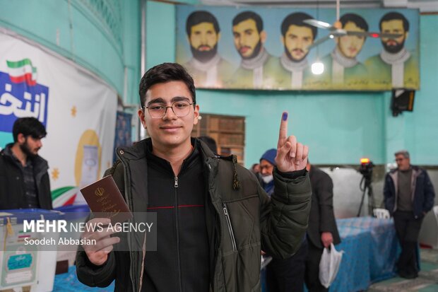 جشن سیاسی ۳۰ هزار رای اولی در یزد برگزار شد