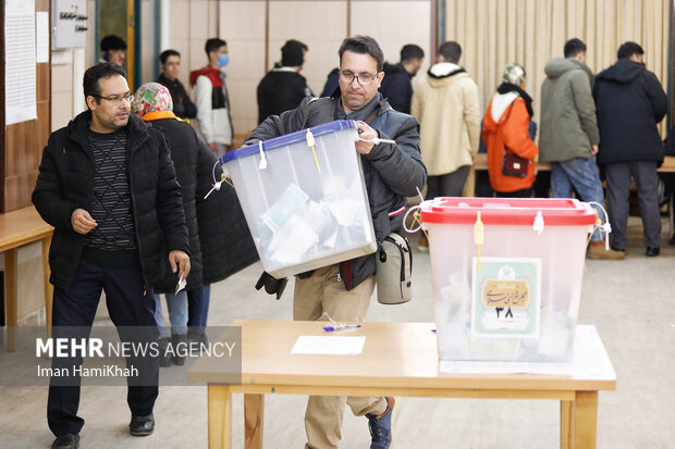 ایران: پارلیمانی انتخابات کے تازہ ترین نتائج؛ تہران سے پندرہ امیدوار کامیاب