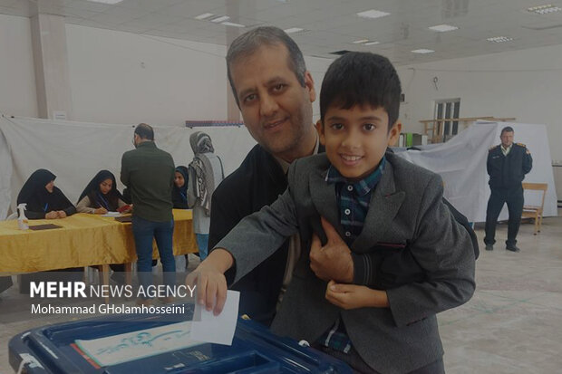مشق وحدتِ غیرت ملی کودکان بوشهری