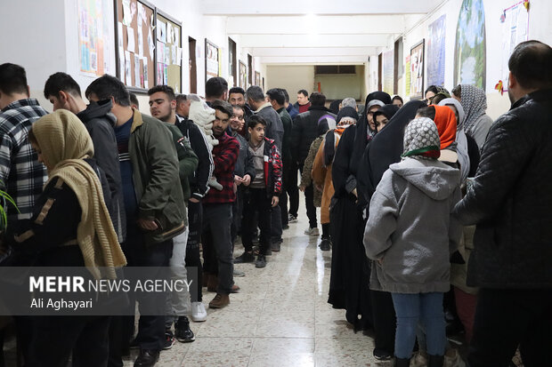 تجدید میثاق آذری ها با انقلاب/همه آمده بودند