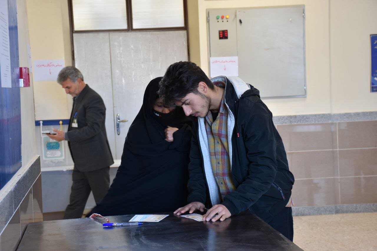 نخستین مهر حضور رای اولی‌ها در انتخابات ۱۴۰۲