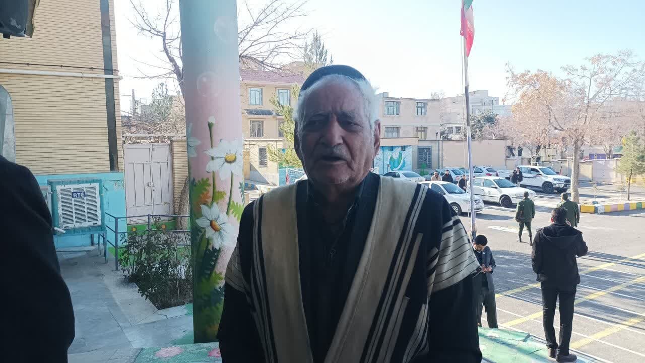 انتخابات گرم در دمای منفی ۱۱ درجه در بام ایران