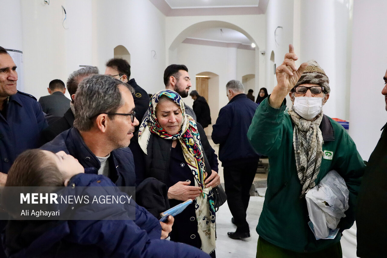 مردم از حماسه حضور می گویند/انگشتان آبی ملت خار چشم دشمنان شد