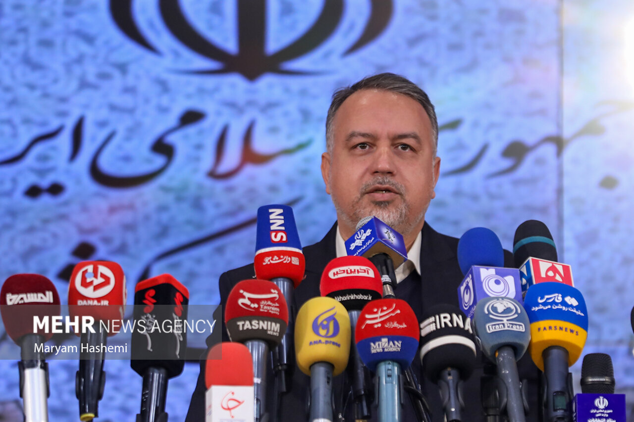 رای‌دهندگان شناسنامه یا کارت ملی به همراه داشته باشند