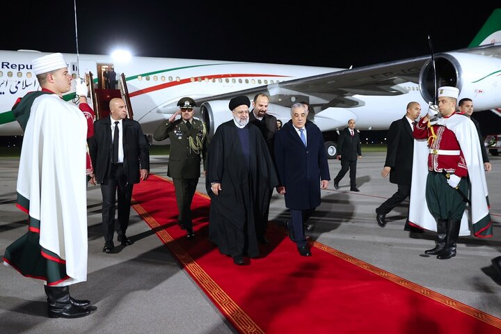صدر رئیسی الجزائر کے دارالحکومت الجزیرہ پہنچ گئے