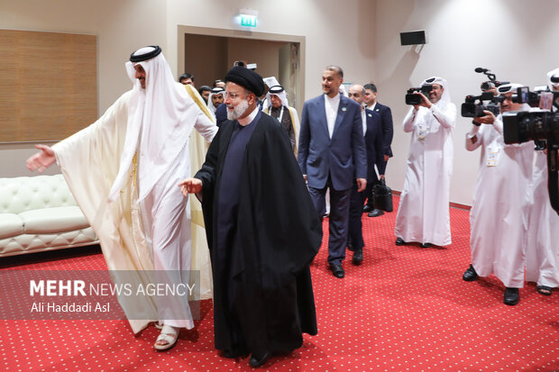 حجت الاسلام سید ابراهیم رئیسی رئیس جمهور امروز شنبه ۱۲ اسفند ۱۴۰۲ در اولین روز از سفر خود به الجزیره با امیر قطر دیدار و گفتگو کرد