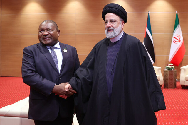 رئيسي يلتقي رئيس جمهور موزمبيق في الجزائر