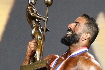 البطل الإيراني هادي جوبان يفوز ببطولة أرنولد كلاسيك