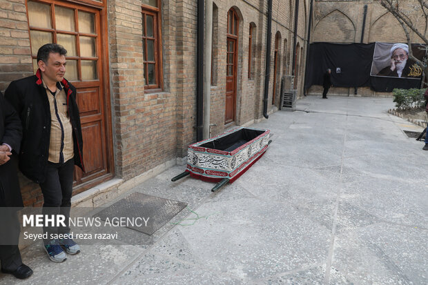 مراFuneral for senior cleric Ayatollah Kashani