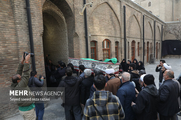 Funeral for senior cleric Ayatollah Kashani