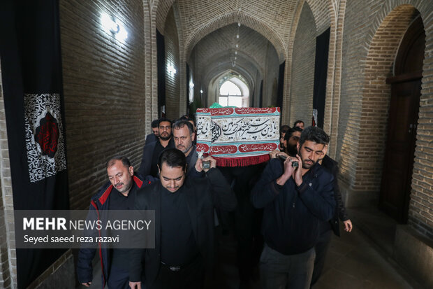 Funeral for senior cleric Ayatollah Kashani