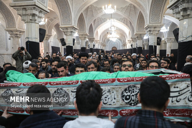 Funeral for senior cleric Ayatollah Kashani