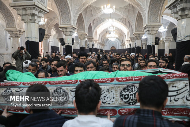 مراسم وداع با پیکر آیت الله امامی کاشانی